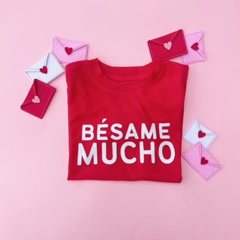 BESAME MUCHO  T-Shirt - Red