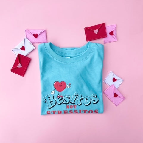 Besitos not Stressitos T-Shirt - Caribbean Blue